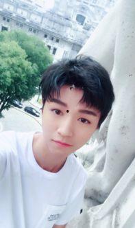 娱乐圈吃瓜王俊凯