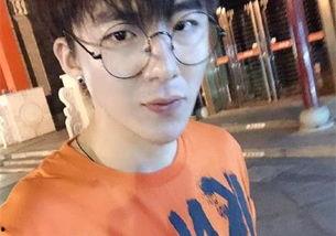 高颖浠个人资料新闻,从新闻焦点到公众人物，她的成长之路